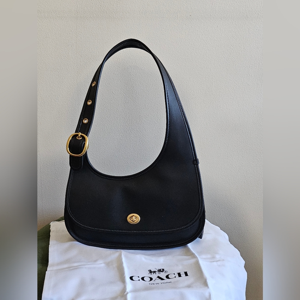Coach Cashin Carry Cresent Bag (Authentic)